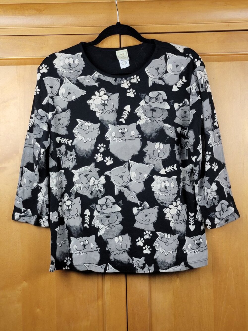 Jess & Jane Black & Grey All Over Cat Print Blingy 3/4 Sleeve Top - Large